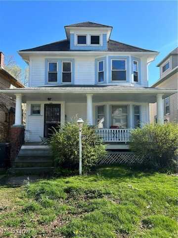 9502 Empire Avenue, Cleveland, OH 44108