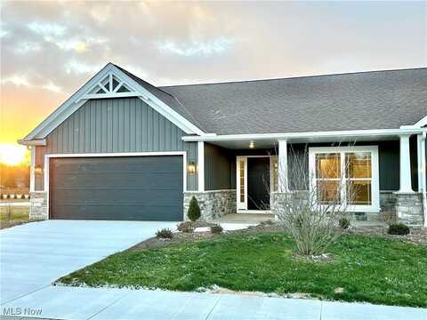 478 Meadow Trail SW, Hartville, OH 44632