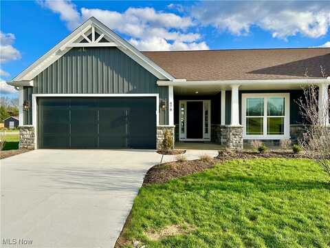 478 Meadow Trail SW, Hartville, OH 44632