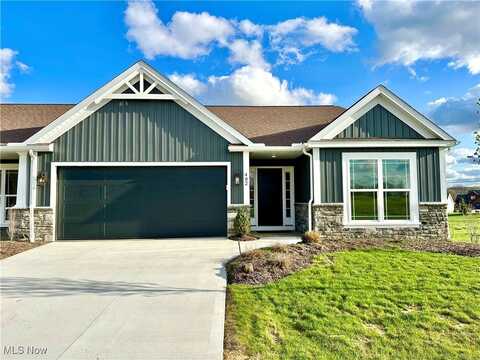 482 Meadow Trail SW, Hartville, OH 44632