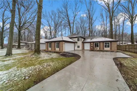 27855 Blossom Boulevard, North Olmsted, OH 44070