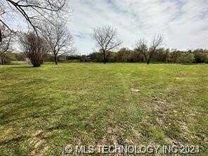 S Delaware Avenue, Okmulgee, OK 74447