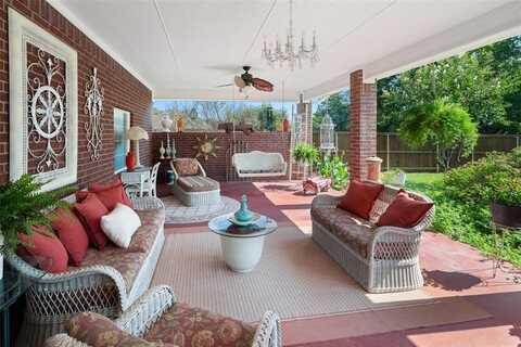 510 N McClendon Street, Leonard, TX 75452