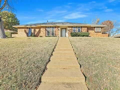 541 Sapling Way, DeSoto, TX 75115