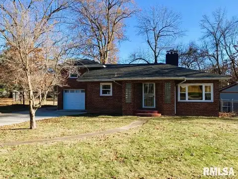 226 SUMMIT Avenue, Taylorville, IL 62568