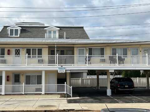 30 S Washington Ave, Margate City, NJ 08402