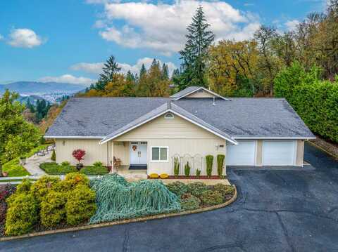 1356 SE Laurel Court, Roseburg, OR 97470