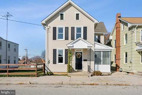 409 NORTH ST., MCSHERRYSTOWN, PA 17344