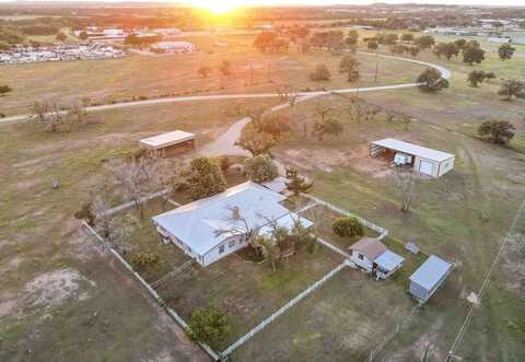 327 Otto Eckhardt Rd, Fredericksburg, TX 78624