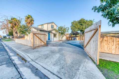 4555 Grant Avenue E, Fresno, CA 93702