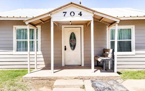 704 S Monroe Avenue, New Deal, TX 79350