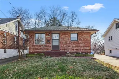 8904 Forest Avenue, Saint Louis, MO 63114