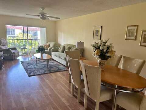 371 S Hollybrook Dr, Pembroke Pines, FL 33025