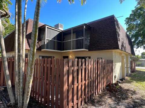5825 Swordfish Ct, Tamarac, FL 33319