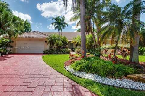 899 NW 107th Ln, Coral Springs, FL 33071