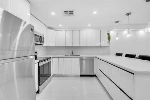 100 Bayview Dr, Sunny Isles Beach, FL 33160