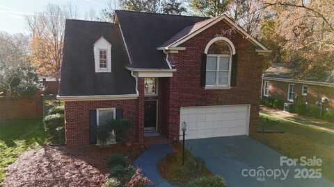 7031 Walton Heath Lane, Charlotte, NC 28277