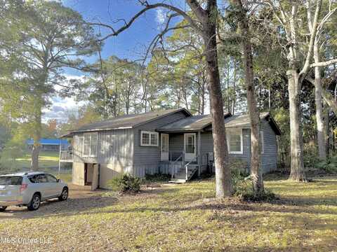 2537 Caravelle Circle, Gautier, MS 39553