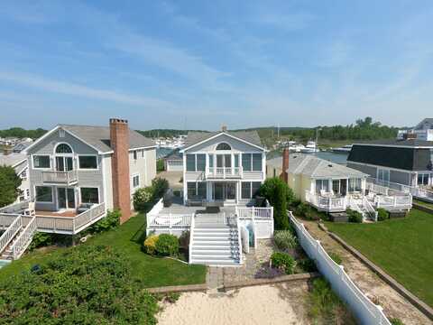 201 Old Mail Trail, Westbrook, CT 06498