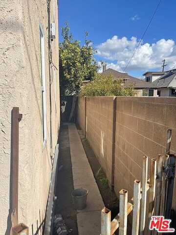 Menlo, LOS ANGELES, CA 90037