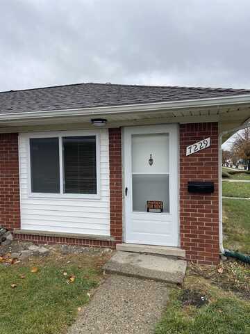 7229 Helen, Center Line, MI 48015