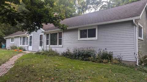 695 Pontiac, Oxford, MI 48371