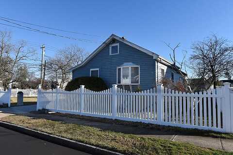 1886 Decatur Avenue, North Bellmore, NY 11710