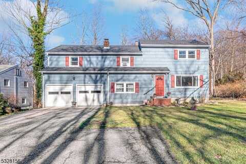 31 Mountain Cir, West Milford, NJ 07480