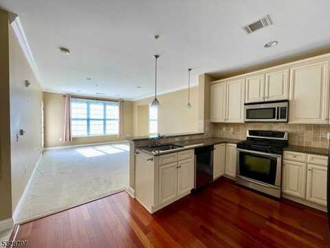 2203 Ramapo Ct, Riverdale, NJ 07457