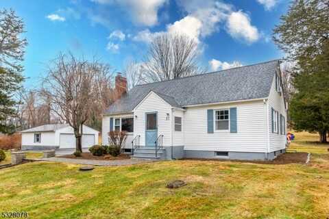 51 Schoolhouse Rd, Randolph, NJ 07869