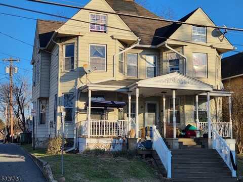 26 Broad St, Washington, NJ 07882