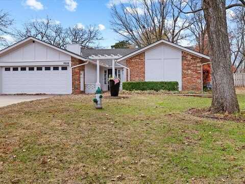 1533 Pecan Place, Bartlesville, OK 74003