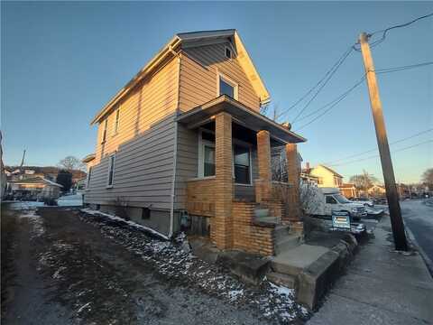 410 Wampum Ave, Ellwood City, PA 16117