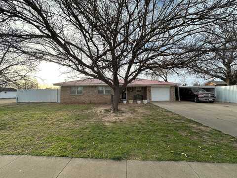 301 N Armstrong Avenue, Tulia, TX 79088