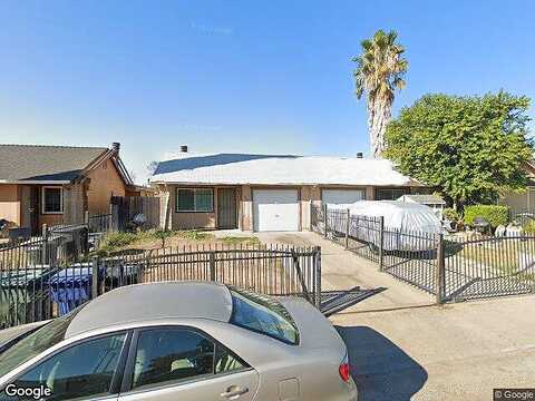 Gigi, SACRAMENTO, CA 95828