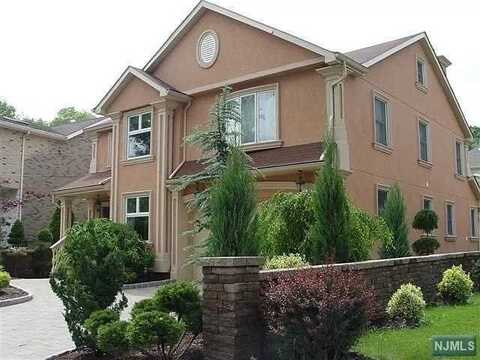 1015 Inwood Terrace, Fort Lee, NJ 07024