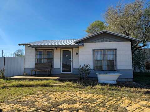 318 S Ave A, Crosbyton, TX 79322