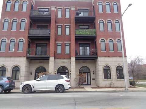 641 E. Pershing Avenue, Chicago, IL 60653