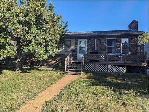 207 Hemlock Avenue, Glendive, MT 59330