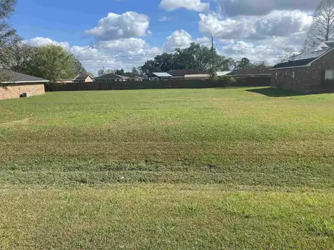 148 Highway Spur 70, Plattenville, LA 70393