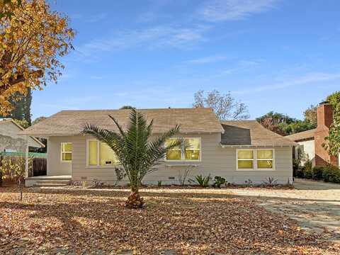 6921 Encino Ave, Van Nuys, CA 91406