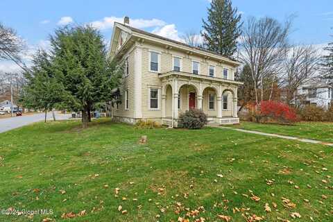 22 Spring Street, Cambridge, NY 12816