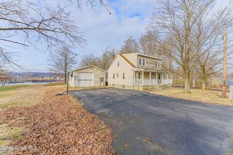 2931 River Road, Schaghticoke, NY 12121