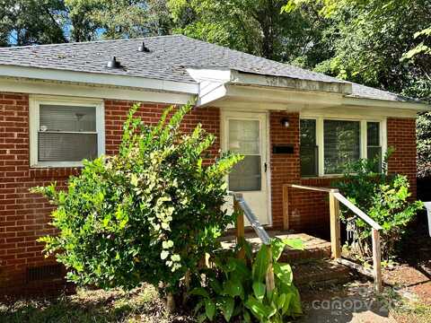 1516 Effingham Road, Charlotte, NC 28208