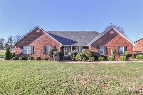 523 Fort Dobbs Road, Statesville, NC 28625