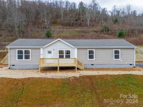 241 Granny Smith Road, Waynesville, NC 28786