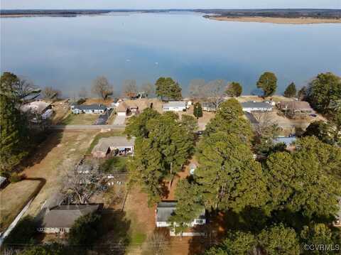 369 E Banbury Road, Tappahannock, VA 22560