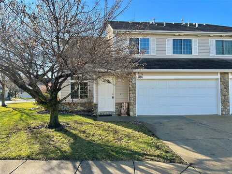 3799 Village Run Drive, Des Moines, IA 50317