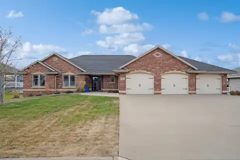 145 Angela Jean, Peosta, IA 52068