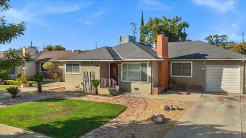 404 Robinson Avenue W, Fresno, CA 93705